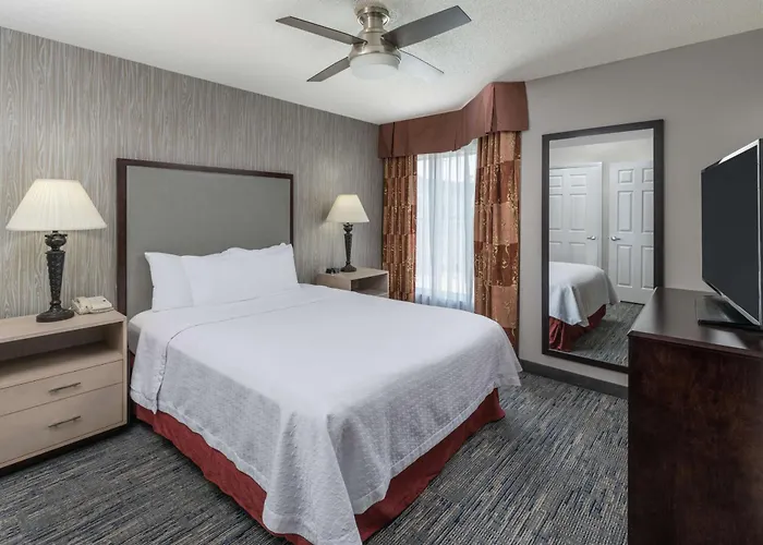 Homewood By Hilton Chicago - Отель 3*